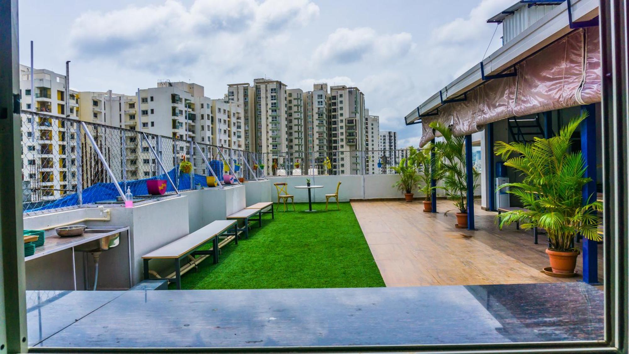 Local Colive Sarjapur Aparthotel Bangalore Exterior foto